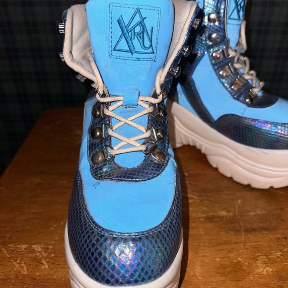 YRU Vintage Matrixx High platform sneakers. - Picture 3 of 4